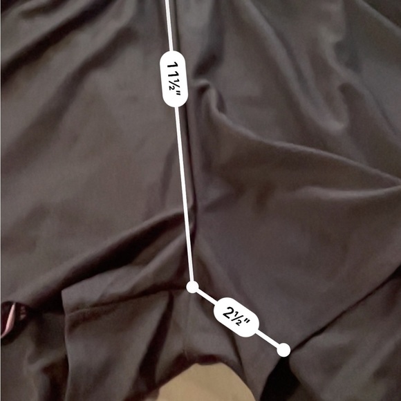 Under Armour ladies shorts - Picture 7 of 7